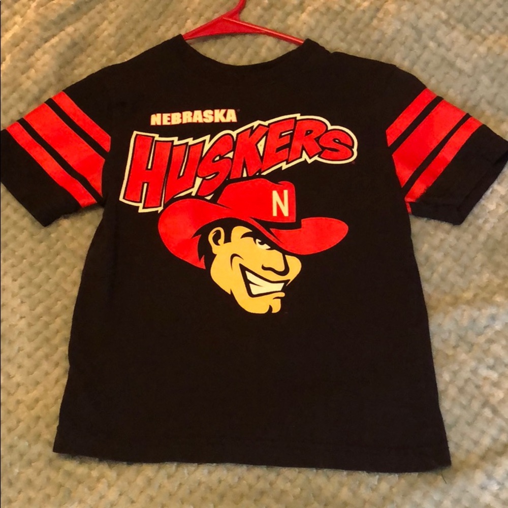 Kids size 5/6 Nebraska cornhuskers shirt